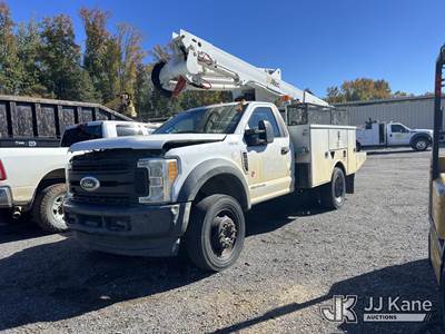 Altec AT40G, 45 ft, Articulating & Telescopic Bucket Truck