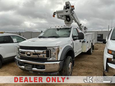 Altec AT235-P, Articulating & Telescopic Non-Insulated Bucket Truck