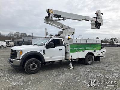 Altec AT40-MH, 45 ft, Articulating & Telescopic Material Handling Bucket Truck