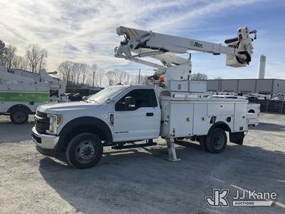 Altec AT41-MH, 46 ft, Articulating & Telescopic Material Handling Bucket Truck