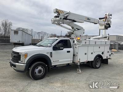 Altec AT41-MH, 46 ft, Articulating & Telescopic Material Handling Bucket Truck