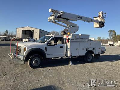 Altec AT41-MH, 45 ft, Articulating & Telescopic Material Handling Bucket Truck