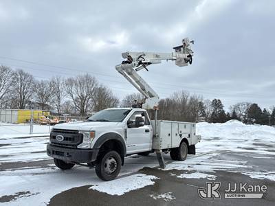 Altec AT41M, 46 ft, Articulating & Telescopic Material Handling Bucket Truck
