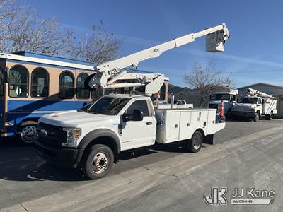Altec AT40G, 45 ft, Articulating & Telescopic Bucket Truck