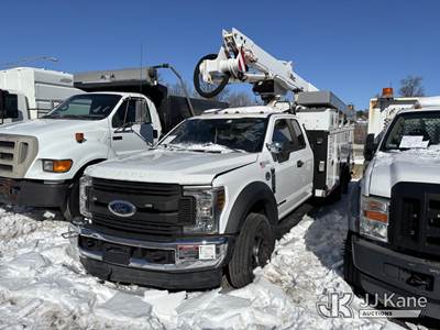 Altec AT40G, 45 ft, Articulating & Telescopic Bucket Truck