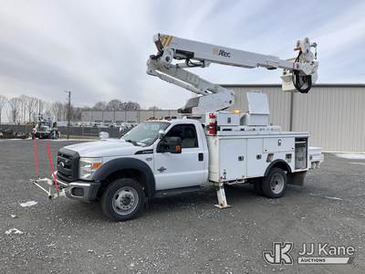 Altec AT40-MH, 45 ft, Articulating & Telescopic Material Handling Bucket Truck