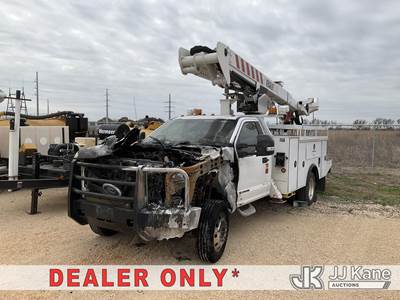 Versalift VST-47SI, 52 ft, Articulating Material Handling Bucket Truck