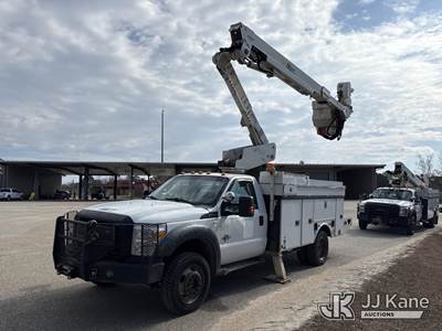 Altec AT40M, 45 ft, Articulating & Telescopic Material Handling Bucket Truck