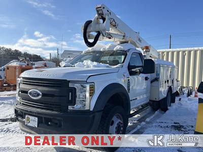 Altec AT40G, 400 Lb 45 ft, Articulating & Telescopic Bucket Truck