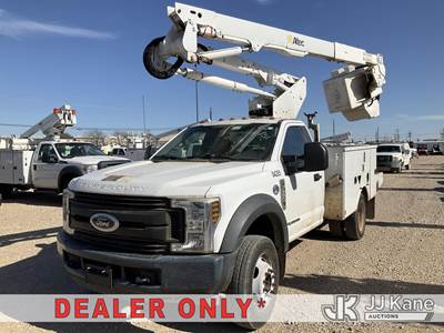 Altec AT40G, 45 ft, Articulating & Telescopic Bucket Truck