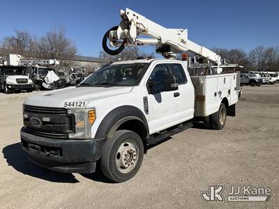 Altec A-T40G, 45 ft, Bucket Truck