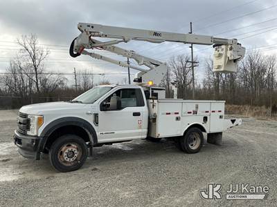 Altec AT40G, 45 ft, Articulating & Telescopic Bucket Truck