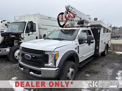 Altec AT40G, 45 ft, Articulating & Telescopic Bucket Truck