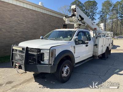 Altec AT40-M, 45 ft, Articulating & Telescopic Material Handling Bucket Truck