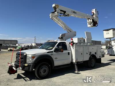 Altec AT40-MH, 45 ft, Articulating & Telescopic Material Handling Bucket Truck