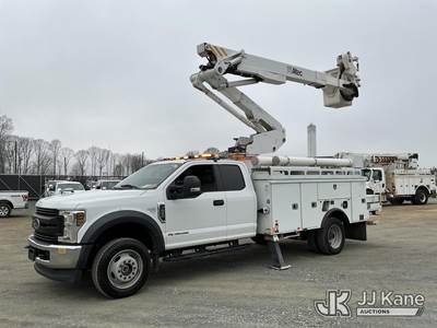 Altec AT41-MH, 46 ft, Articulating & Telescopic Material Handling Bucket Truck