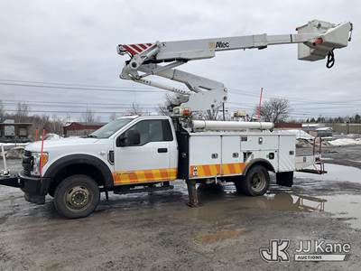 Altec AT41M, 46 ft, Articulating & Telescopic Material Handling Bucket Truck