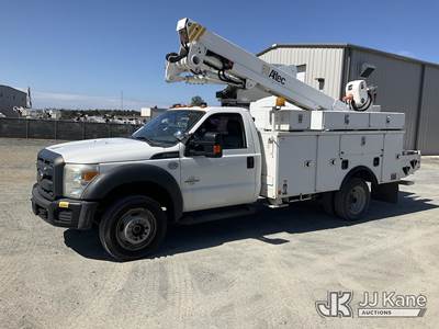 Altec AT40-MH, 45 ft, Articulating & Telescopic Material Handling Bucket Truck