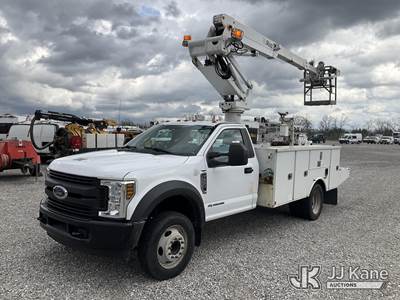 Altec AT235-P, 40 ft, Articulating & Telescopic Non-Insulated Bucket Truck