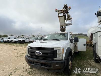 Altec AT235P, 40 ft, Articulating & Telescopic Non-Insulated Bucket Truck