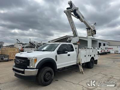 Altec AT41M, 46 ft, Articulating & Telescopic Material Handling Bucket Truck