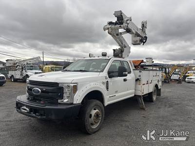 Altec AT41M, 46 ft, Articulating & Telescopic Material Handling Bucket Truck