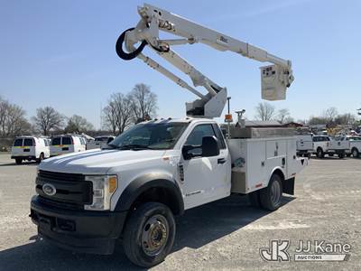 Altec AT40G, 45 ft, Articulating & Telescopic Bucket Truck