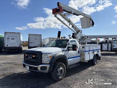 Versalift SST40EIH-01, 45 ft, Articulating & Telescopic Bucket Truck