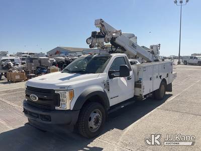 Altec AT41M, 45 ft, Articulating & Telescopic Material Handling Bucket Truck