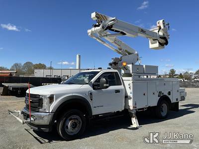 Altec AT41-MH, 46 ft, Articulating & Telescopic Material Handling Bucket Truck