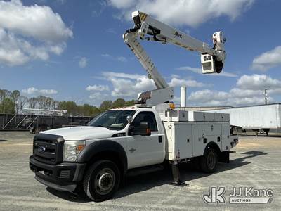 Altec AT40-MH, 45 ft, Articulating & Telescopic Material Handling Bucket Truck