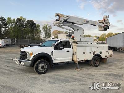 Altec AT41-MH, 46 ft, Articulating & Telescopic Material Handling Bucket Truck