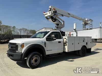 Altec AT235-P, 40 ft, Articulating & Telescopic Non-Insulated Bucket Truck