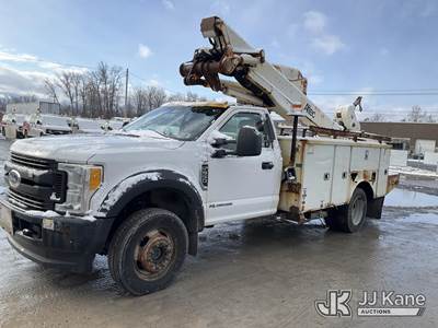 Altec AT41M, 46 ft, Articulating & Telescopic Material Handling Bucket Truck