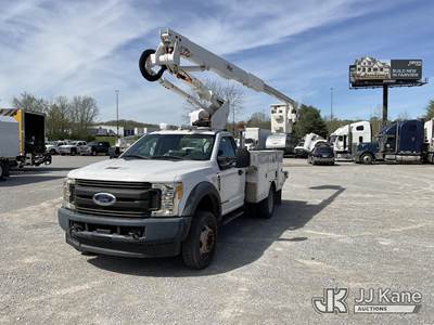 Altec AT40G, 46 ft, Articulating & Telescopic Bucket Truck
