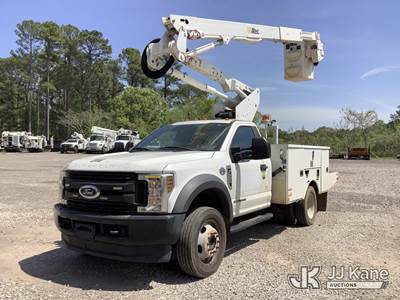 Altec AT40G, 45 ft, Articulating & Telescopic Bucket Truck