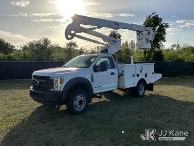 Altec AT40G, 45 ft, Articulating & Telescopic Bucket Truck