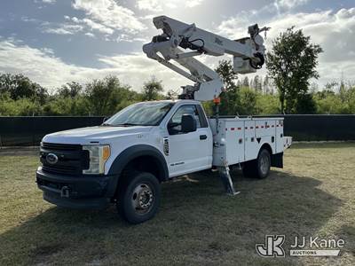 Altec AT41M, 46 ft, Articulating & Telescopic Material Handling Bucket Truck