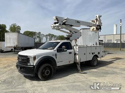 Altec AT41-MH, 46 ft, Articulating & Telescopic Material Handling Bucket Truck