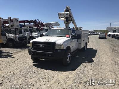 Altec AT235, 40 ft, Articulating & Telescopic Non-Insulated Bucket Truck