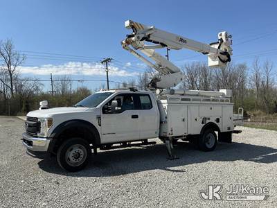 Altec AT41M, 46 ft, Articulating & Telescopic Material Handling Bucket Truck