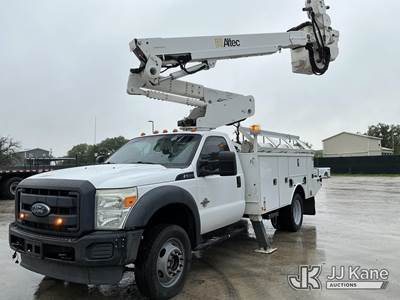 Altec AT40-MH, 45 ft, Articulating & Telescopic Material Handling Bucket Truck