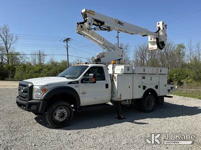 Altec AT40-MH, 40 ft, Articulating & Telescopic Material Handling Bucket Truck
