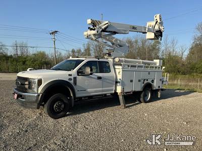 Altec AT41M, 46 ft, Articulating & Telescopic Material Handling Bucket Truck