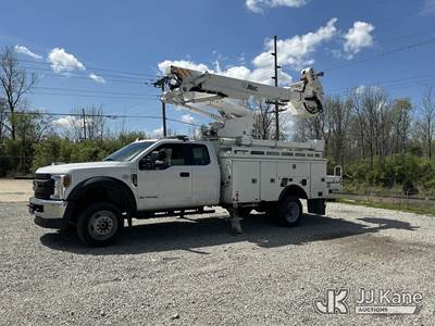 Altec AT41M, 46 ft, Articulating & Telescopic Material Handling Bucket Truck