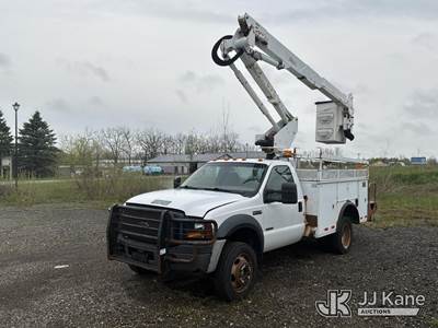 Altec AT37-G, 42 ft, Articulating & Telescopic Bucket Truck