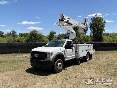 Altec AT41M, 45 ft, Articulating & Telescopic Material Handling Bucket Truck