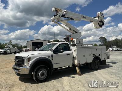 Altec AT41-MH, 46 ft, Articulating & Telescopic Material Handling Bucket Truck