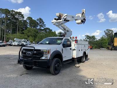 Altec AT41M, 46 ft, Articulating & Telescopic Material Handling Bucket Truck