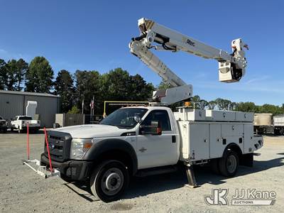 Altec AT40-MH, 45 ft, Articulating & Telescopic Material Handling Bucket Truck